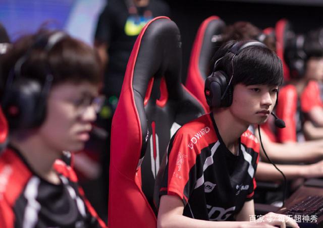 包含TheShy爆冷击败澳大利亚队，突破纪录引爆全场！的词条