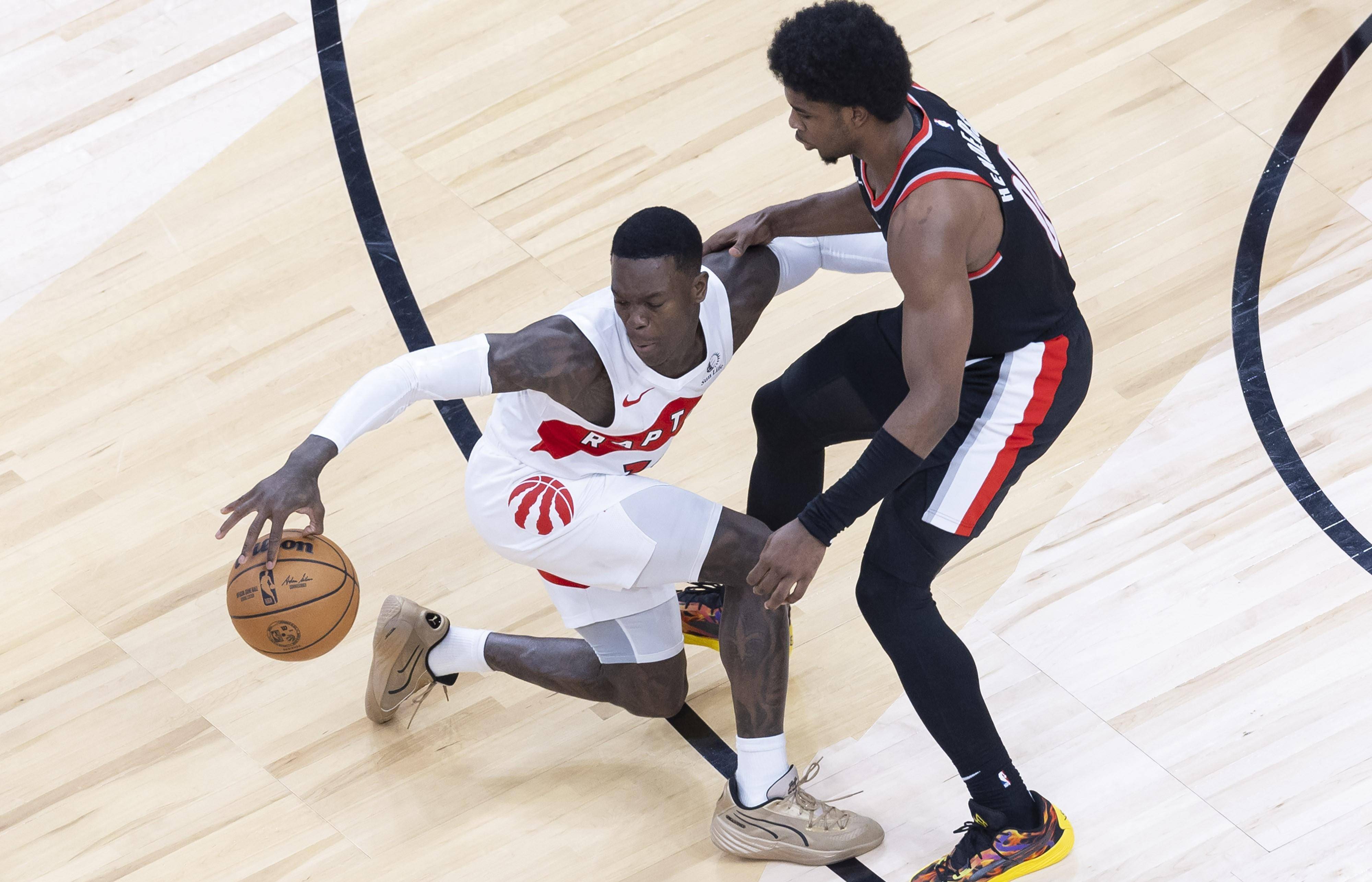 问鼎国际-西亚卡姆在篮网比赛中惊险取胜，突破纪录引发热议！的简单介绍